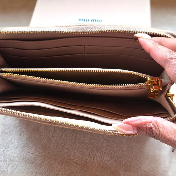 Miu Miu Beige Quilted Women's Wallet - Picture 4 of 6